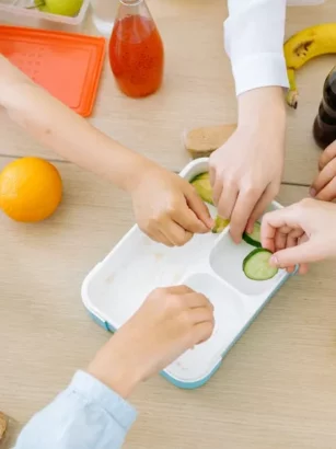 Heerlijke Bananenmilkshake voor 15: Geniet met een Rietje! 🍌🥛