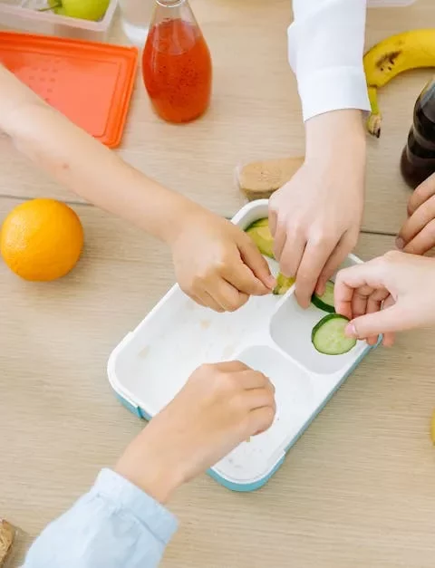 Heerlijke Bananenmilkshake voor 15: Geniet met een Rietje! 🍌🥛