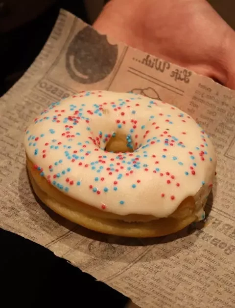 Limburgse Nonnevotten & Glazuur Donuts: De Perfecte New Year’s Treat 🍩