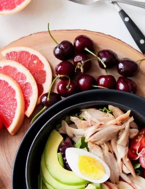 Marmer Ei Salade: Een Kunstig Kleurrijk Hapje 🎨