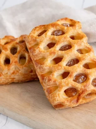 Smullen met Zelfgemaakte Tompouce voor Kinderen 🎉 Smullen met Zelfgemaakte Tompouce voor Kinderen 🎉