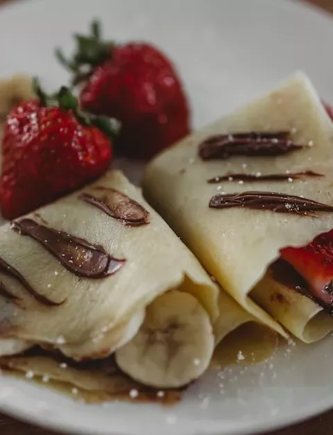 Vrolijke Fruitspiesjes met Chocoladeglazuur 🍌🍫 Vrolijke Fruitspiesjes met Chocoladeglazuur 🍌🍫